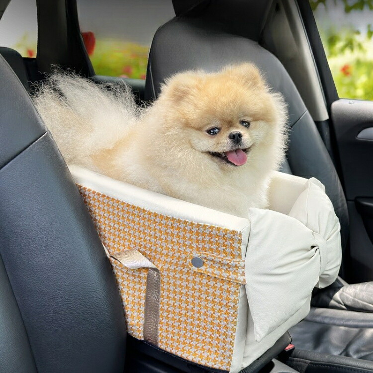 ドライブボックス 車 ペット用 アームレスト コンソールボックス 犬 猫 小型犬 6kgまで ドライブベッド 飛び出し防止 猫爪布素材 耐久性 肘掛け 車載用 助手席対応 安定性 取り付け簡単 洗える お出かけ 旅行 通院 かわいい リボン
