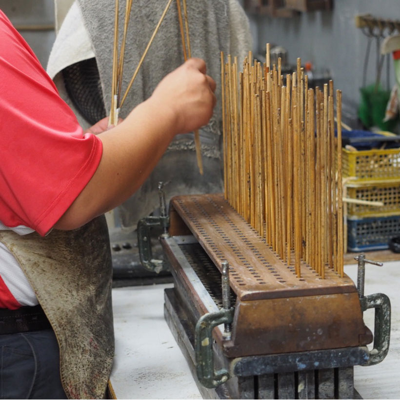 京rousoku 和ろうそくを楽しむ7点セット ろうそく 燭台 ライター 芯切り 芯入れ付き ハゼろう 10本セット 中村ローソク 瞑想 坐禅 手作り 植物由来 和ろうそく リフレッシュ 京ろうそく Alittlepeaceofmind Co Uk