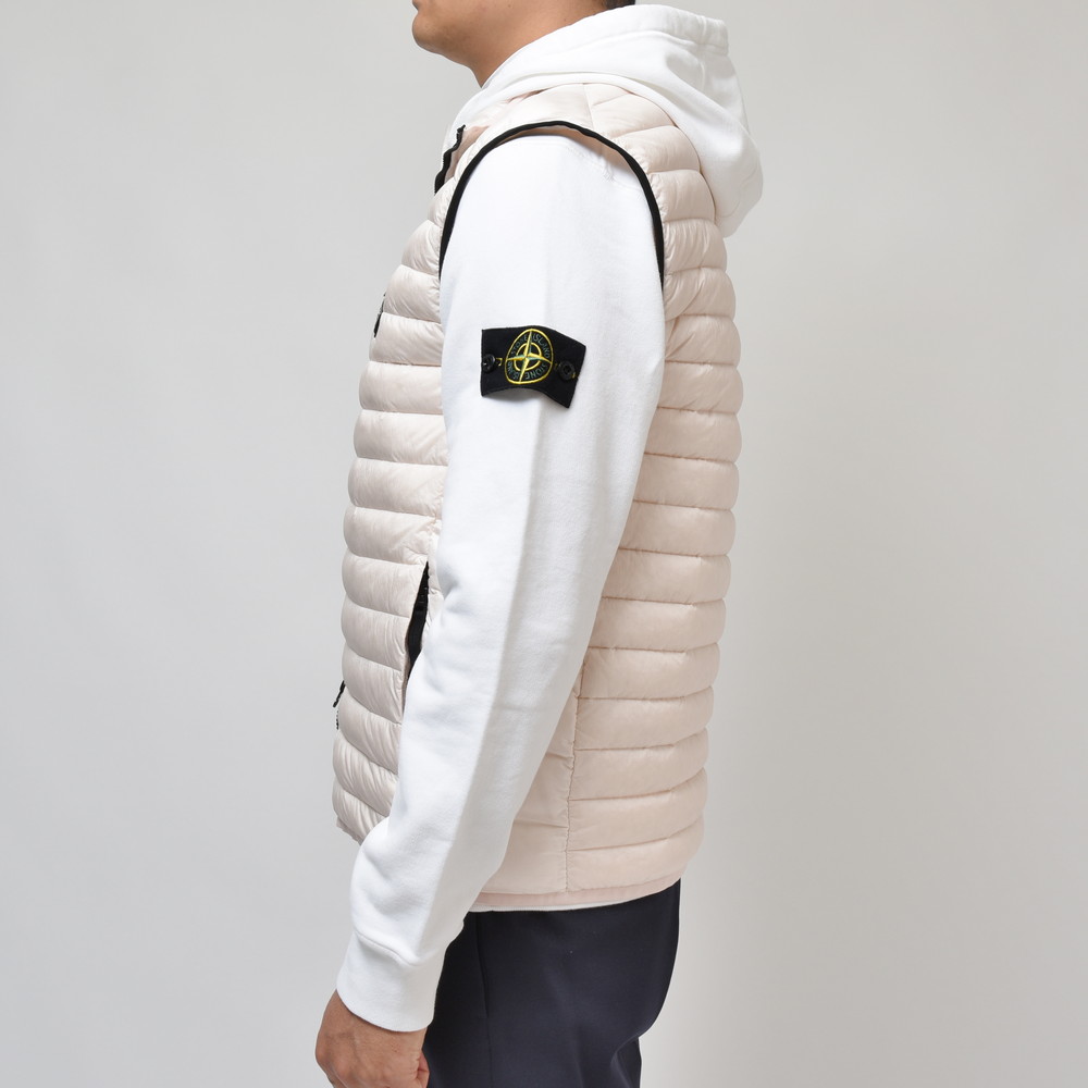 STONE ISLAND（ストーンアイランド）ガーメントダイナイロンパッカブル