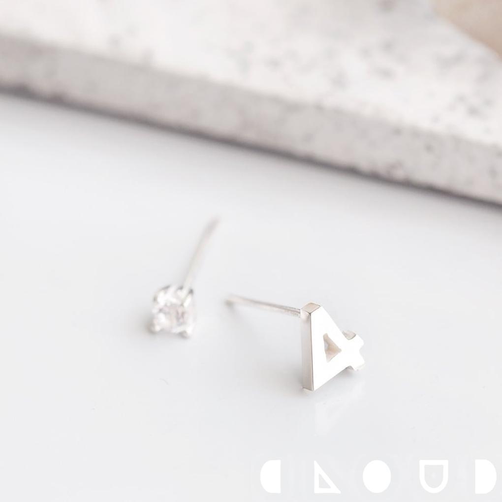 Cloud Jewelry 数字＆4月 誕生石 ピアス イヤリング シルバー925 クラウドジュエリー 小粒 リング 誕生石 ジルコニア ジュエリー 金具 イヤリング シルバー925 ポストタイプ アシンメトリー ピアス シルバー シンメトリー ホワイト ボックス付