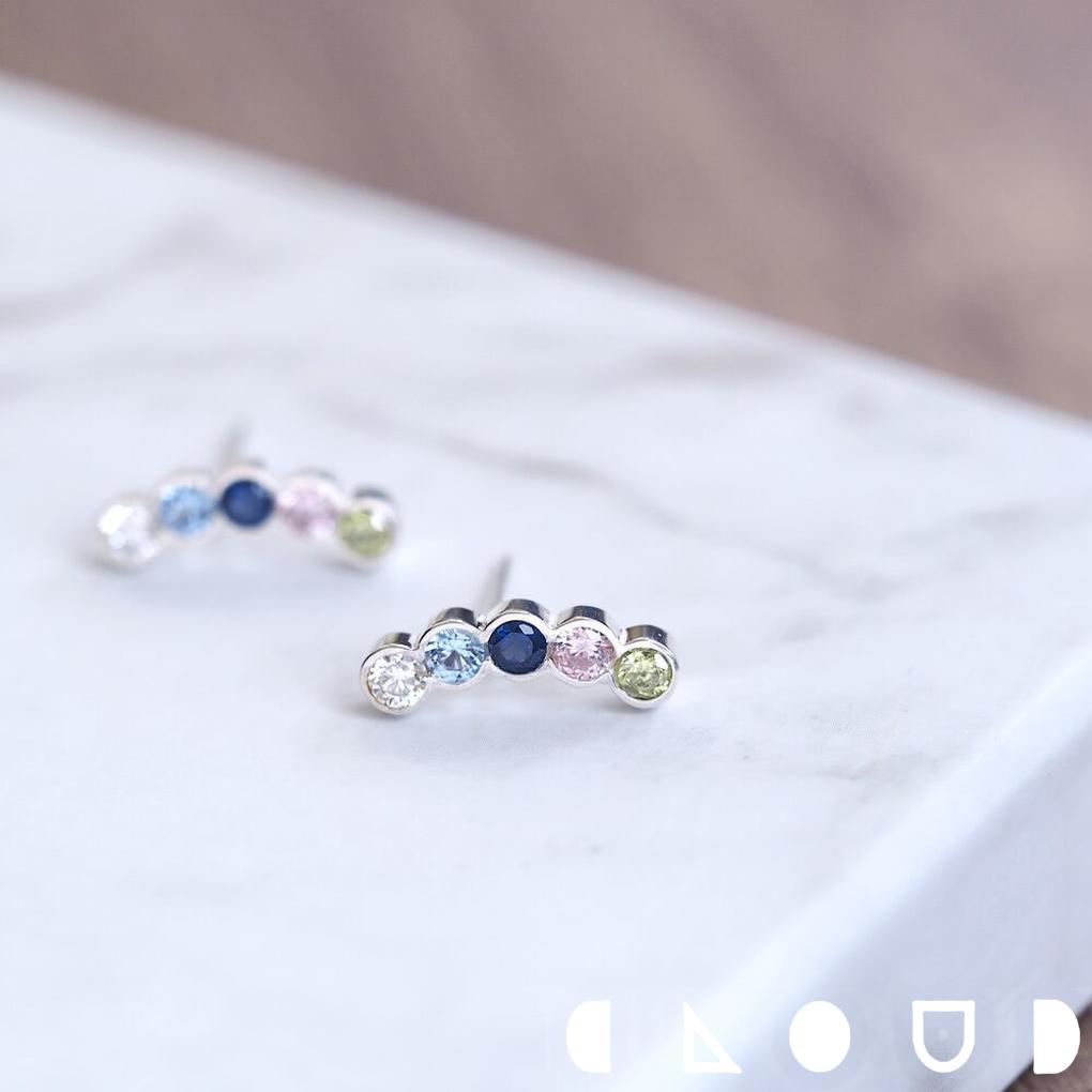 Cloud Jewelry Rainbow 虹のアーチ ピアス イヤリング シルバー925 クラウドジュエリー アクアマリン アクセント ドット セント カラフル ファイア アクア シルバー ブック型 ジルコニア イヤリング サファイア ポストタイプ ブック 華やか 曲線 金具 ピアス ピンク