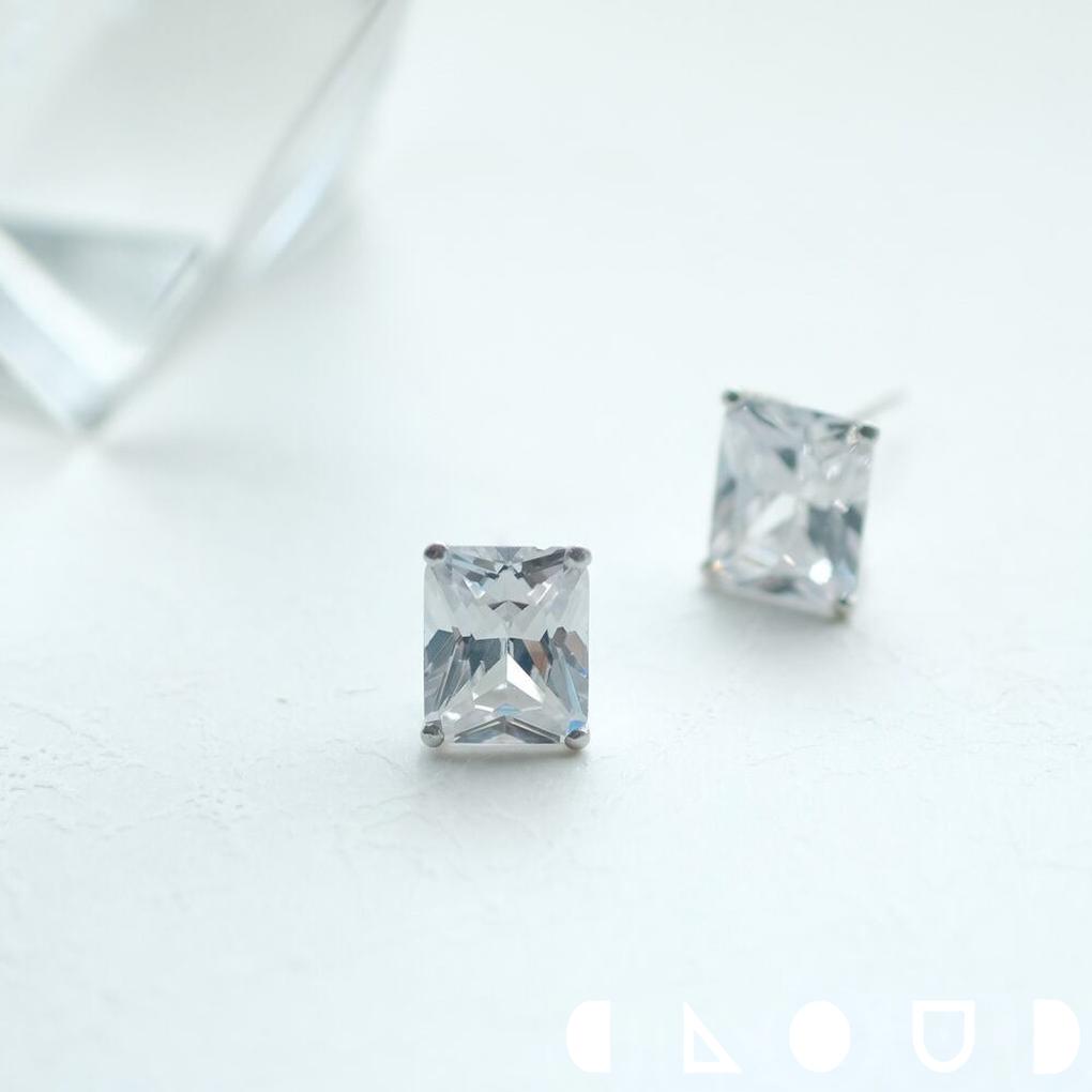 Cloud Jewelry ホワイト スクエア ピアス イヤリング シルバー925 クラウドジュエリー ジルコニア 存在感 シルバー サファイアピアス ポストタイプ 金具 イヤリング シルバー925 透明 透明感 シンプル ピアス ジルコニアピアス ジュエリー 四角 ファイア リング 洗練