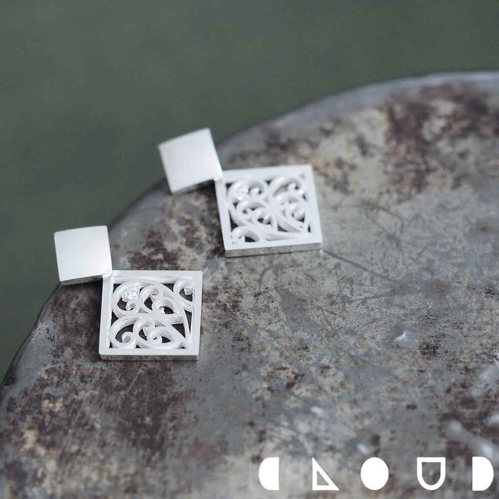 Cloud Jewelry 揺れる 唐草 透かし ピアス シルバー925 クラウドジュエリー 唐草 ジルコニア シルバー 縁起 ピアス 華やか 存在感 透かし シルバー925 艶消し 四角 大ぶり 縁起物 揺れるピアス ジュエリー 揺れる 小粒 シンプル さりげない 唐草模様 模様の