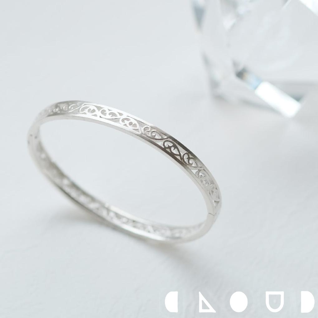 Cloud Jewelry 唐草 透かし バングル シルバー925 クラウドジュエリー 模様の バングル シルバー ランス ジュエリー 重ね付け 縁起物 唐草 縁起 シルバー925 艶消し 透かし 唐草模様 洗練 29,452円