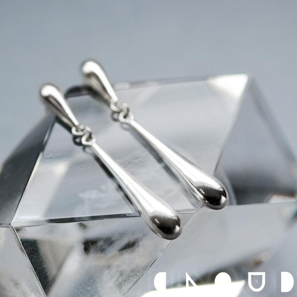 Cloud Jewelry 雨粒 しずく ゆれる ピアス シルバー925 クラウドジュエリー シルバー925 立体的 ゆれる 存在感 シンプル ジュエリー ピアス 立体 セント アクセント 上品 鏡面仕上げ シルバー ジュエリーボックス｜新宿 銀の蔵 シルバーアクセサリー