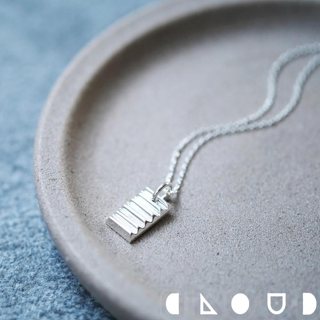 Cloud Jewelry 段ボール紙 ネックレス シルバー925 クラウドジュエリー シルバー 凸凹 ジュエリー スクエア型 存在感 ネックレス 小ぶり シルバー925 ペンダント スクエア チェーン デコルテ
