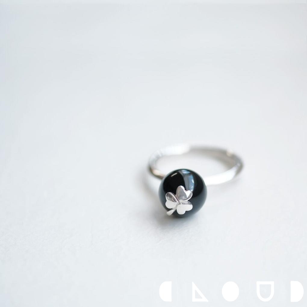 Cloud Jewelry オニキス ボール クローバー リング シルバー925 クラウドジュエリー ブラックオニキス リング オニキス 小ぶり ジュエリー シルバー925 チャーム オニキスリング 存在感 クロー 原石 大ぶり アクセント ブラック 重ね付け クローバー シルバー セント