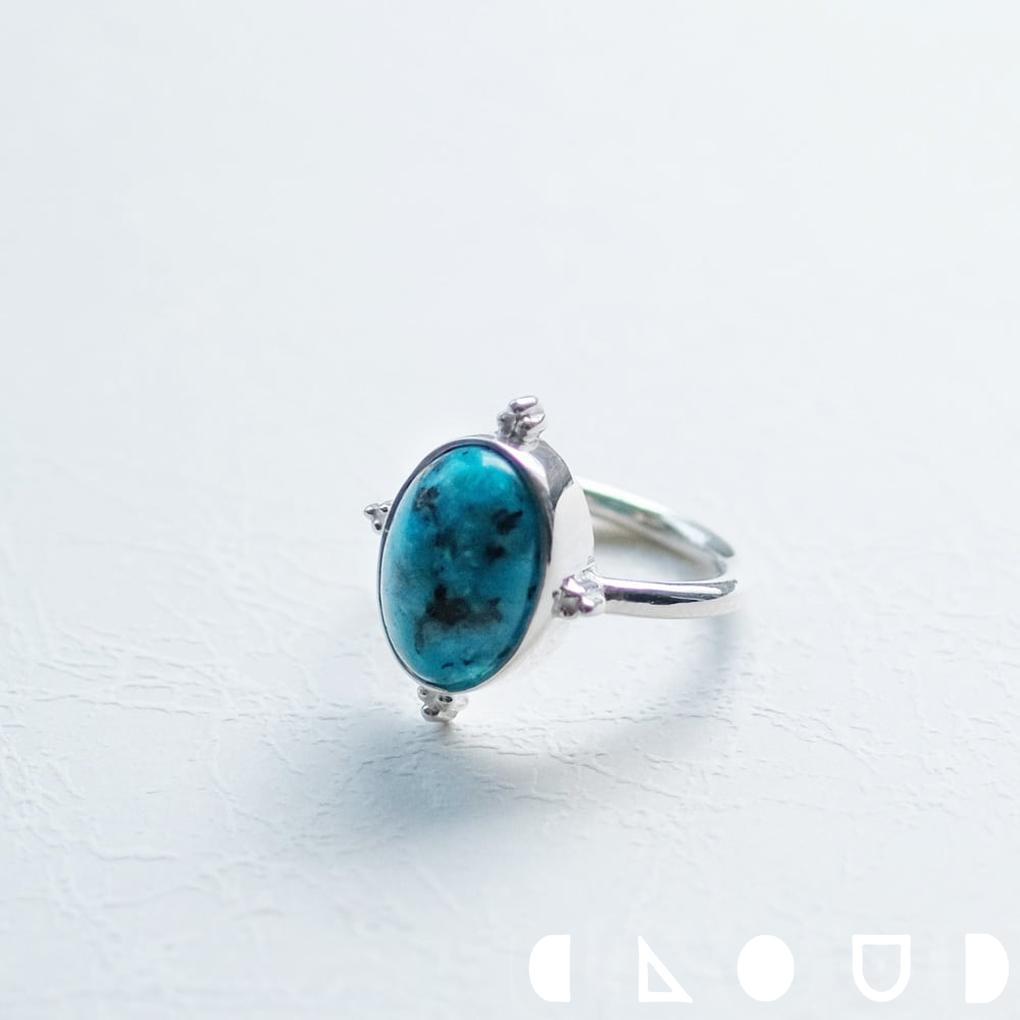 Cloud Jewelry アンティーク風 ターコイズ トルコ石 リング シルバー925 クラウドジュエリー おすすめ オーバル シルバー925 ボリューム シルバー ジュエリー ターコイズ アクセント セント アンティーク トルコ石 アンティーク調 大ぶり リング オーバル型 存在感 小花