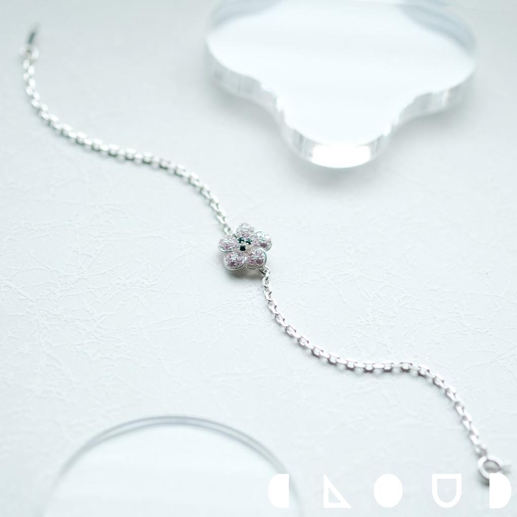 Cloud Jewelry ピンク フラワー ブレスレット シルバー925 クラウドジュエリー ブラック アクセント セント 小粒 普段使い ブレスレット ピンク フラワー ブラックサファイア さりげない シルバー チェーン ファイア ジュエリー サファイア シルバー925 ジルコニア