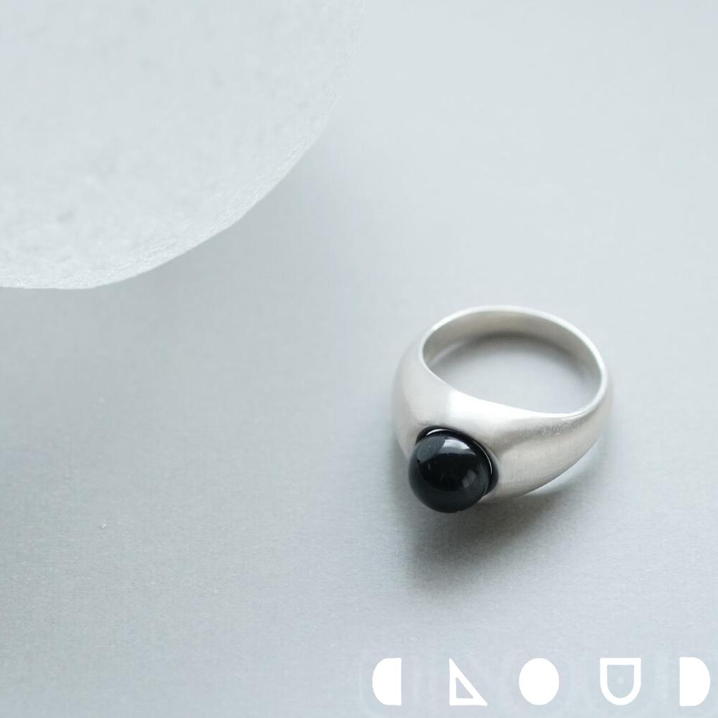 Cloud Jewelry オニキス 艶消し リング シルバー925 クラウドジュエリー オニキス 存在感 ジュエリー シルバー シルバー925 ボリューム感 ミニマルなデザイン 艶消し ボリューム ブラック リング 大ぶり 重ね付け ブラックオニキス 太い|新宿 銀の蔵 シルバーアクセサリー