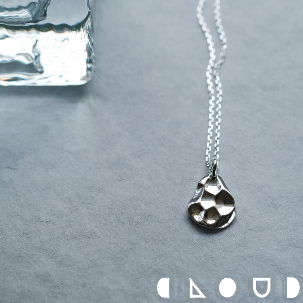 Cloud Jewelry クレーター テクスチャー ネックレス シルバー925 クラウドジュエリー 小粒 鏡面仕上げ チェーン チャーム 存在感 ナチュラル 無骨 ネックレス テクスチャ 凹凸 シルバー シルバー925 レイヤード 個性的 ジュエリー