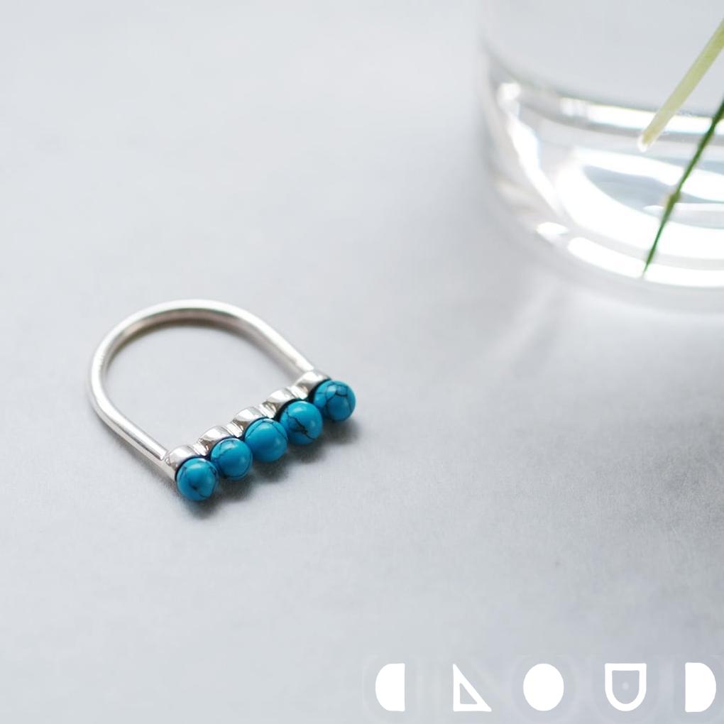 Cloud Jewelry ターコイズ トルコ石 バー リング シルバー925 クラウドジュエリー ターコイズブルー シルバー アクセント シルバー925 内甲丸 ターコイズリング セント シンプル なめらか ブルー トルコ石 心地 小粒 リング ターコイズ ジュエリー 甲丸