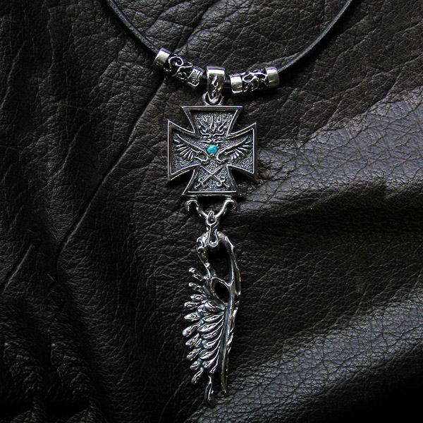 【聖HIJIRIsilverworks】スネーククロスペンダントレザーチョーカー 聖HIJIRIsilverworks】スネーククロスペンダントレザーチョーカー