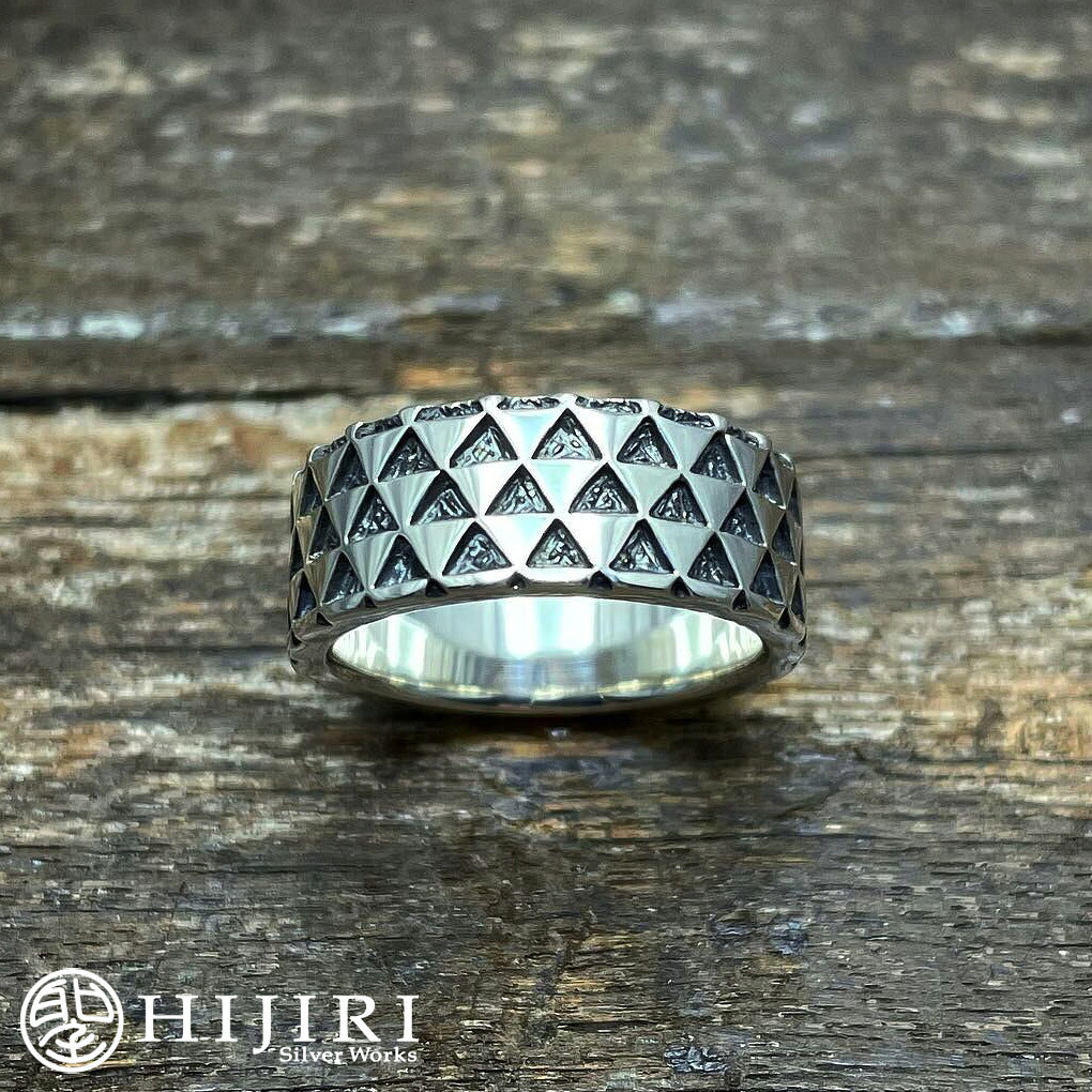 聖 HIJIRI “鱗”紋様 リング Kimono pattern ring “Scale pattern” 指輪 11～33号 和柄 和風 シルバー アクセサリー ブランド メンズ 男性 彼氏 夫 旦那 記念日 誕生日 プレゼント 人気 おしゃれ