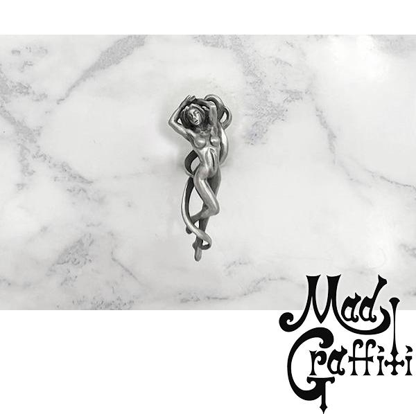 Mad Graffiti マッドグラフィティ プリヴィリッジ3rd M ピアス スタッド1P 片耳用 シルバー シルバーピアス スタッドピアス メンズ レディース 男性 女性 彼氏 彼女 記念日 誕生日 プレゼント 人気 おしゃれ かっこいい 個性 的 面白 ブランド