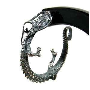 仁 Zin シルバーピアス 龍 龍 リングピアス Ryu メンズ プレゼント ピアス シルバー フープピアス リングピアス 和風 シルバー925 男性 銀 和柄 竜 ドラゴン メンズピアス 男性用ピアス プレゼント 人気 おしゃれ かっこいい 新宿 銀の蔵メンズ ピアス シルバー 龍