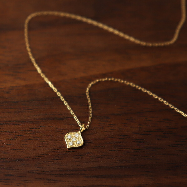 K18 ダイヤモンド パヴェ プレート ゴールドネックレス 18金 18k ゴールド ネックレス 天然 ダイヤ シンプル 四角形 華やか 上品 かわいい 普段使い 華奢 アクセサリー ペンダント レディース 女性 ギフト 記念日 誕生日 プレゼント おしゃれ 彼女