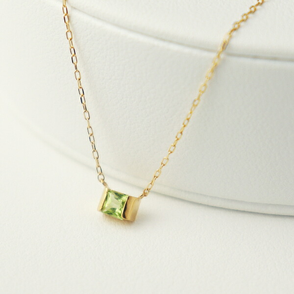 K18 ペリドット スクエア ゴールド ネックレス 一粒 天然石 誕生石 8月 18金 18k かわいい きれい 上品 普段使い 色石 カラーストーン アクセサリー ペンダント レディース 女性 ギフト 記念日 誕生日 プレゼント おしゃれ 彼女
