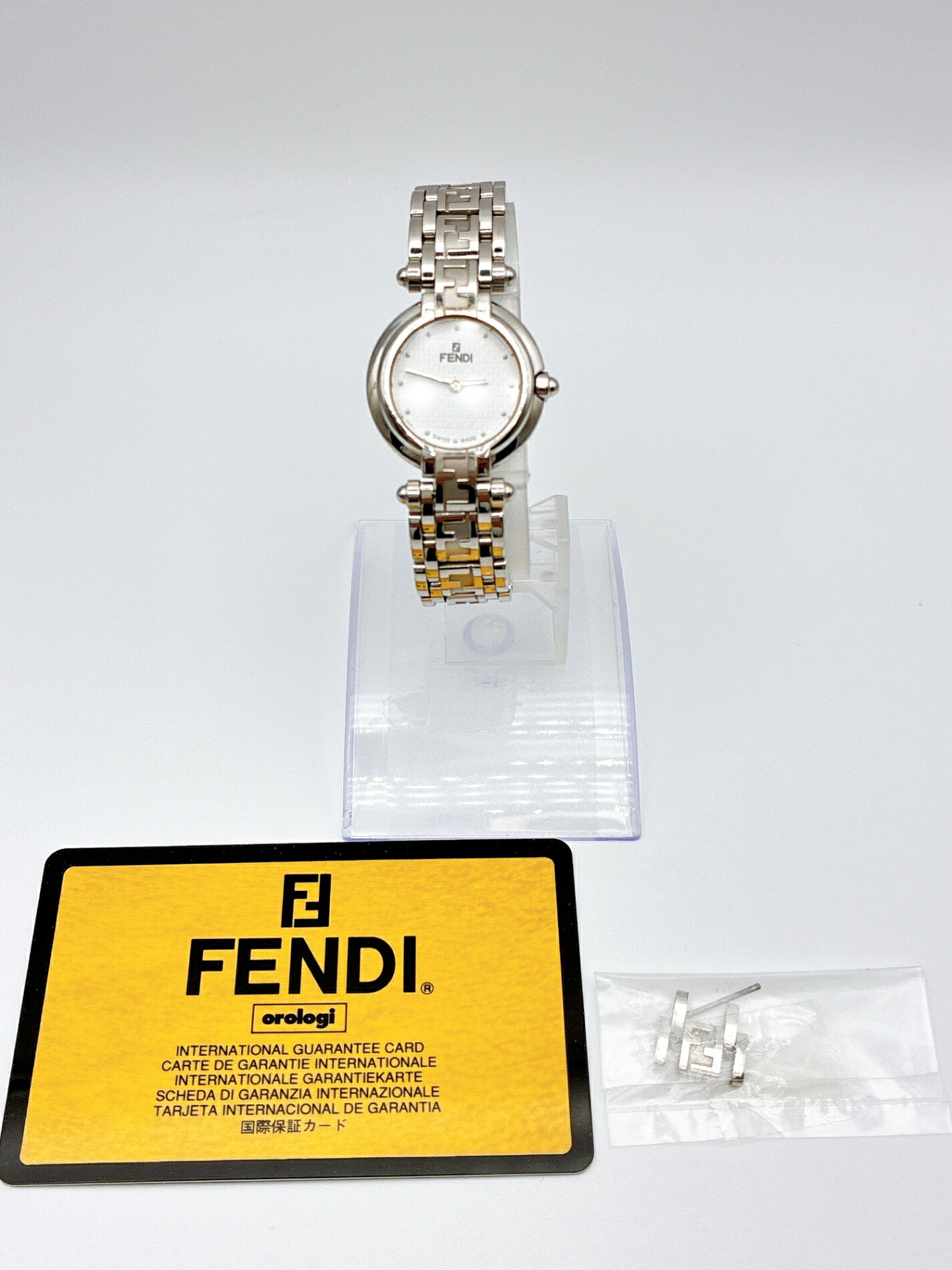 【卸価格!!】 FENDI/フェンディ orologi/オロロジ 750L レディース腕時計 ズッカ柄 クォーツ ラウンド シルバー/ホワイト 037-619 SH395｜卸価格　国際ブランド流通センター