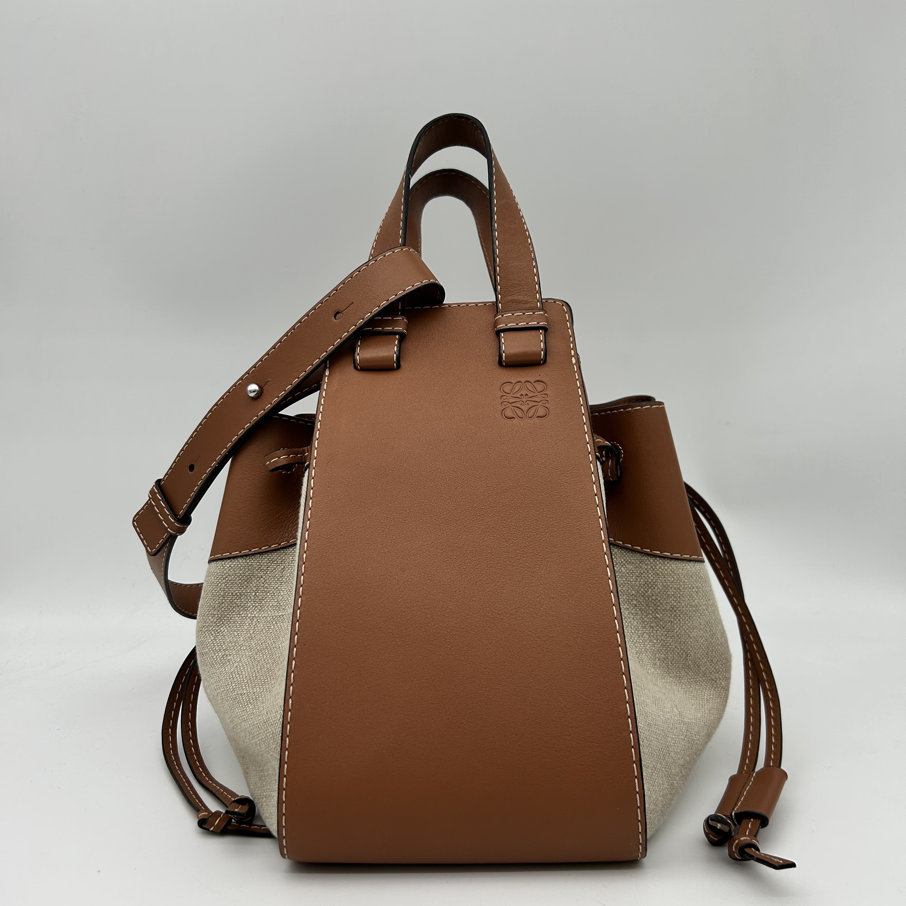 【中古】【貨物輸送無料】LOEWE(ロエベ) ハンモック ドローストリングバッグ  ショルダーバッグ ハンドバック 2WAY  子ウシ ジャガード(帆布) 赤銅色茶 象牙色