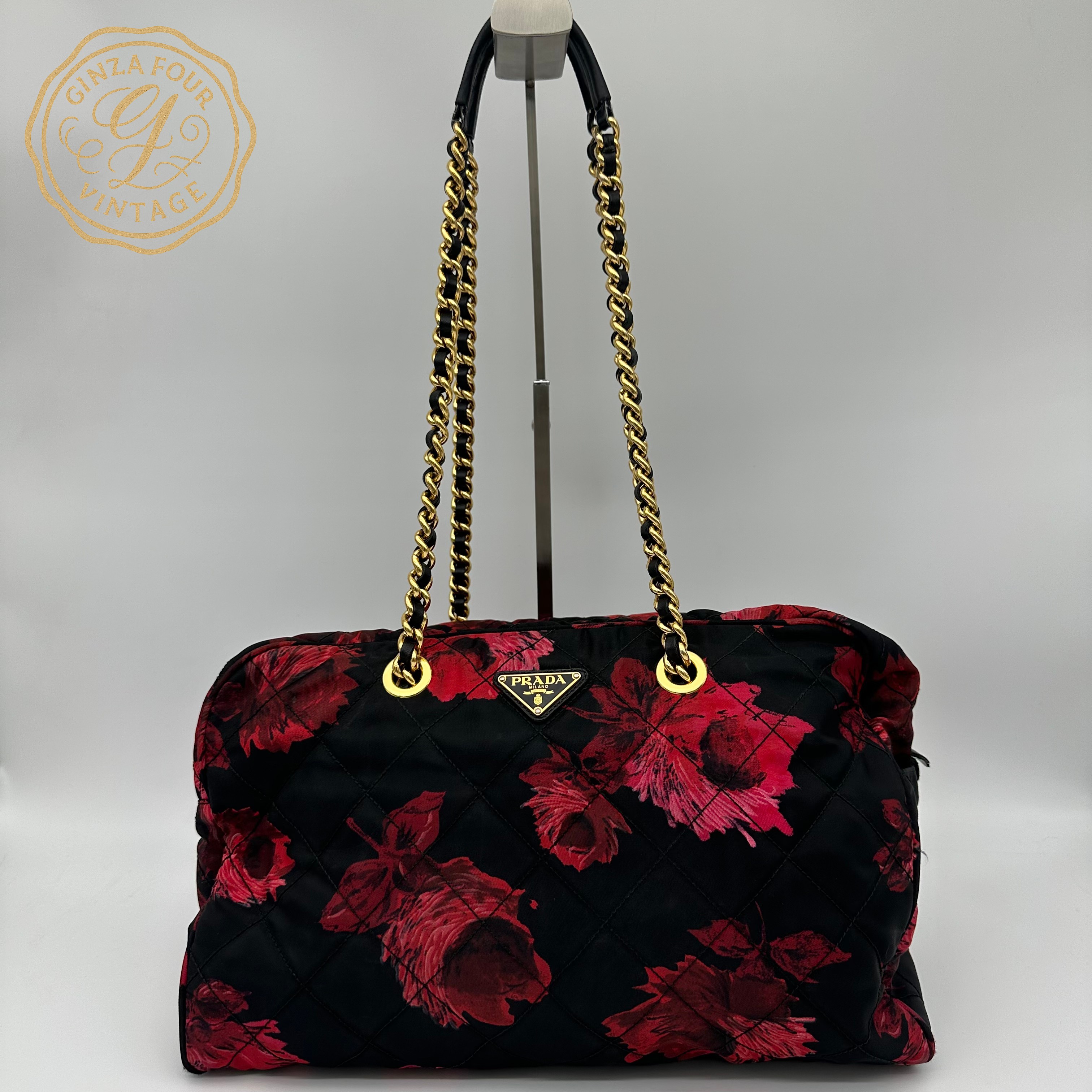 【中古】【送料無料】 PRADA（プラダ）チェーンショルダバッグ　ローズ　薔薇　キルティング素材　ブラック　黒　BL0774｜GINZA FOUR VINTAGE