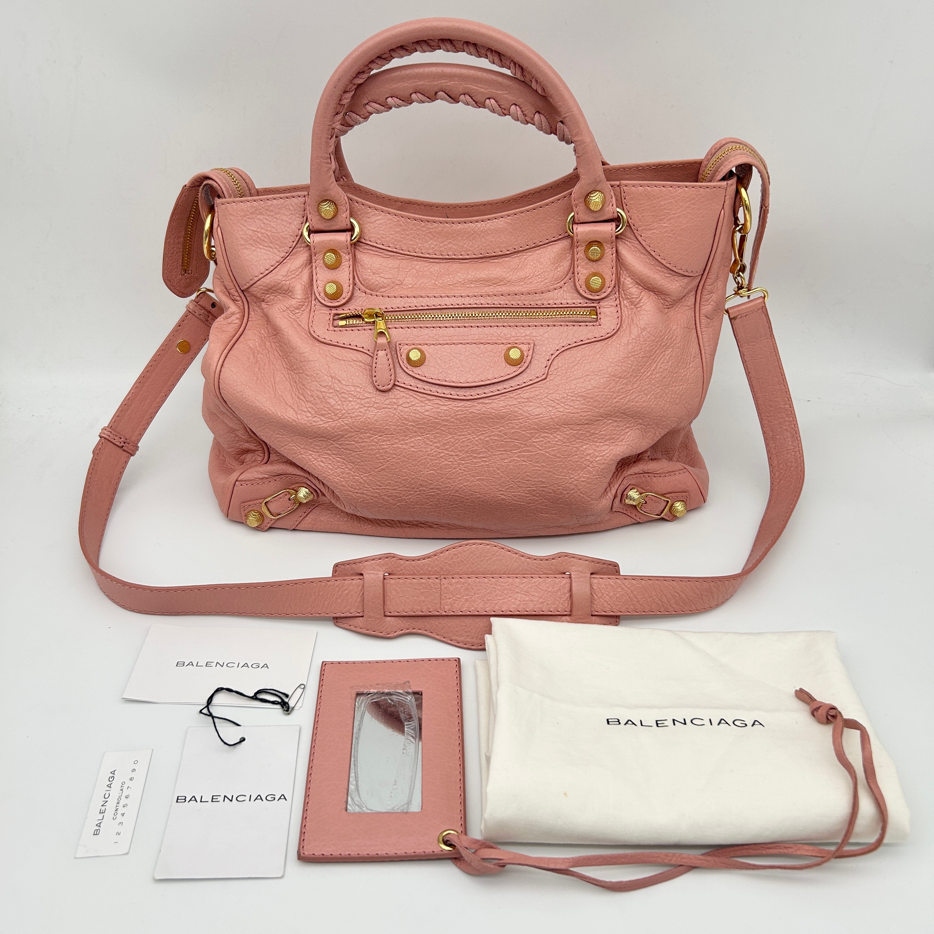 【中古】【送料無料】BALENCIAGA (バレンシアガ) ザ ジャイアント タウン 2WAY ハンドバッグ ピンク レザー ショルダー 美品 保存袋 ミラー ショルダーストラップ 商品タグ ケアカードあり 正規品 国内配送|GINZA FOUR VINTAGE