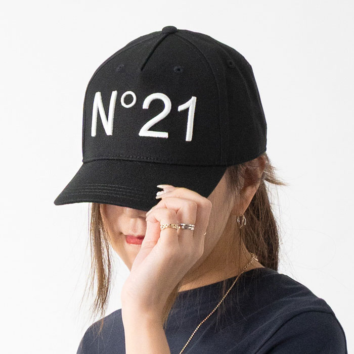 N°21 ヌメロヴェントゥーノ ロゴビーニー　新品　ニット帽 楽天市場】N°21 ヌメロヴェントゥーノ Logo Beanie ロゴインター