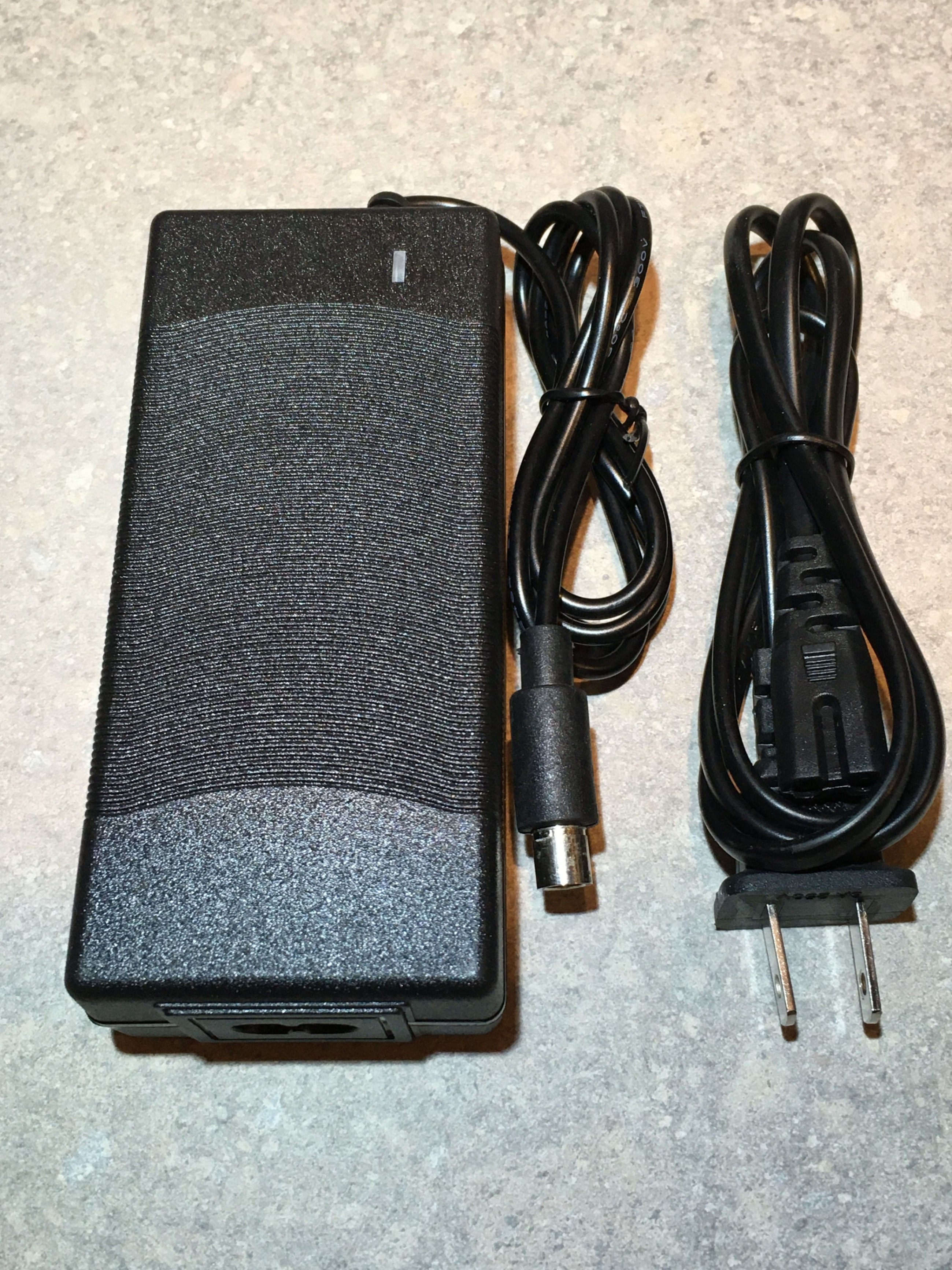 楽天市場】特定小型 フル電動自転車用充電器 36V仕様 電動アシスト