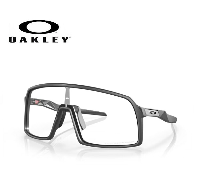 国内正規商品 OAKLEY / オークリー サングラス SUTRO (A) / スートロ (A) フレームカラー マット カーボン レンズカラー クリア ブラック イリジウム フォトクロミック 可視光線透過率23%～69% 「保証カード付き」「ドライタイプめがね拭き付属」 品番 OO9406A-3337
