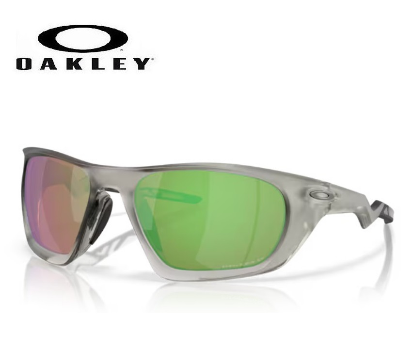 国内置き目商いもの OAKLEY / オーク材ロバート・エドワード・リー 黒眼鏡 LATERALIS / ラテラリス 一こま色合い 引っ敷き 薄墨色 インキ  水晶体色合い プリズム シャロー お水 ポラライズド 偏光水晶体 「引き受ける歌留多付き添い人」「素っ気ない手合いめがね拭き」 品番 OO9431-0760