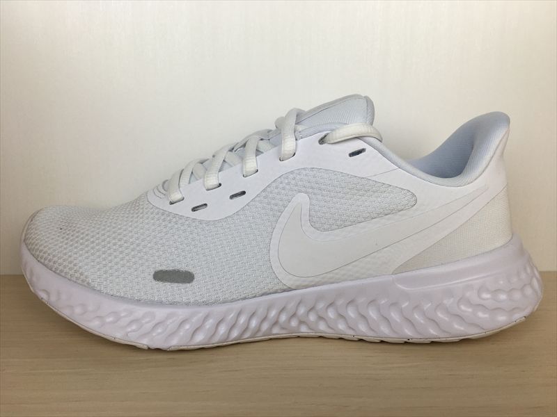 NIKE(ナイキ)BQ3204-103(1593)REVOLUTION 5(大変革5)スニーカー