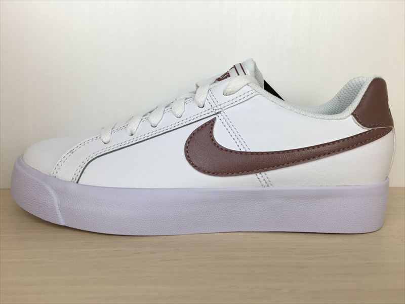NIKE（ナイキ） COURT E AC（コートロイヤルAC） AO2810-104 スニーカー 靴 ウィメンズ 新品 (1988) 楽天市場】NIKE(ナイキ)AO2810-104(1988)COURT ROYALE AC(コート