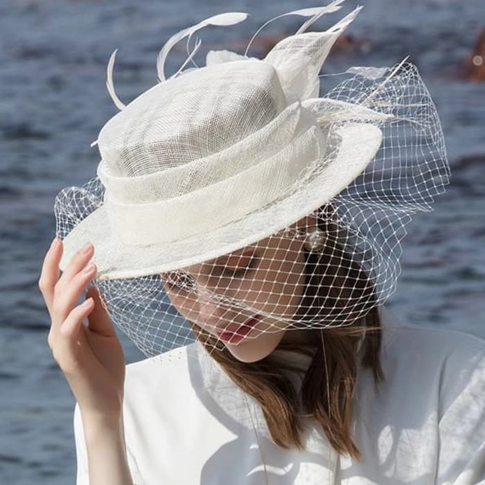 ストローハット つば広 大きい チュール フェザー 羽根 フラワー 花 女優ストローハット ホワイト 白 ピンク ネイビー 紺色 麦わら帽子 ハット レディース 女優帽子 女優帽 ヘッドドレス ヘアアクセ ヘッドアクセ 髪飾り 結婚式 パーティー リゾート グリッタードレス