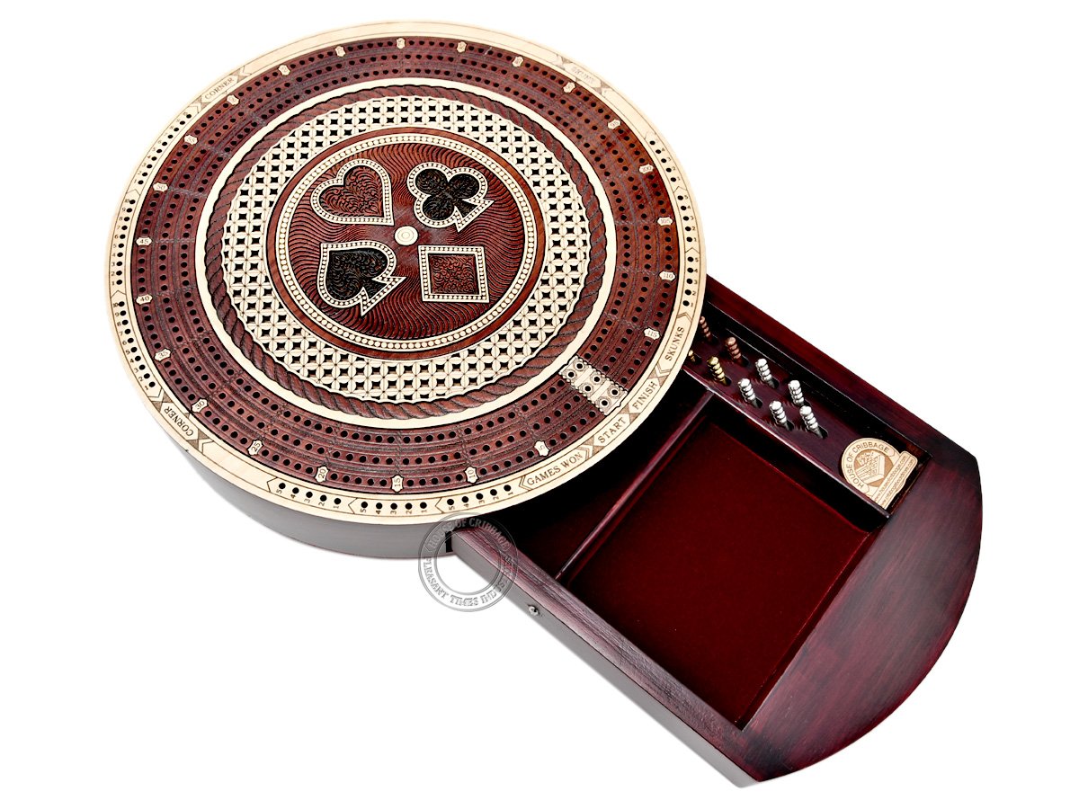 House of Cribbage - 10in丸型3貨物自動車年代順の連続クリベッジボード - ブラッド木材/メープル - スコアマーキングフィールド付き添い人 毛長鼬 隅っこ ウォン競り合い用