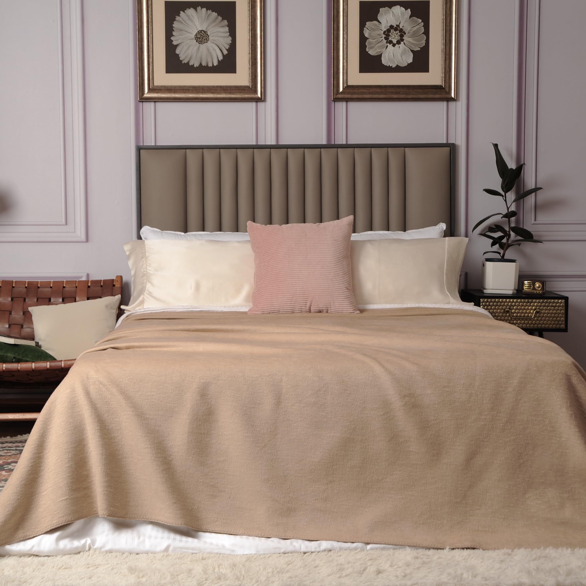CUDDLE DREAMS シルクブランケット オールシーズン用 プレミアムマルベリーシルク ナチュラルソフト 通気性 (トープ、キング108インチ×90インチ)