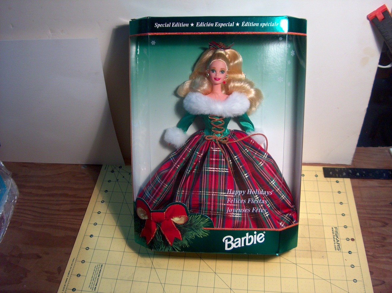 Barbie Happy Holidays Gala-Special Edition-1995
