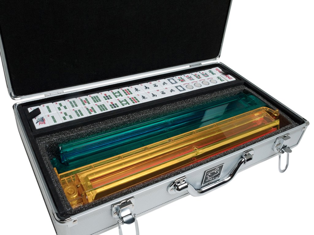 White Swan American Mah Jongg セット 166 ホワイト/ブルー 彫刻タイル 4 x オールインワンラック/プッシャー - アルミニウムケース - シルバー｜global研究所