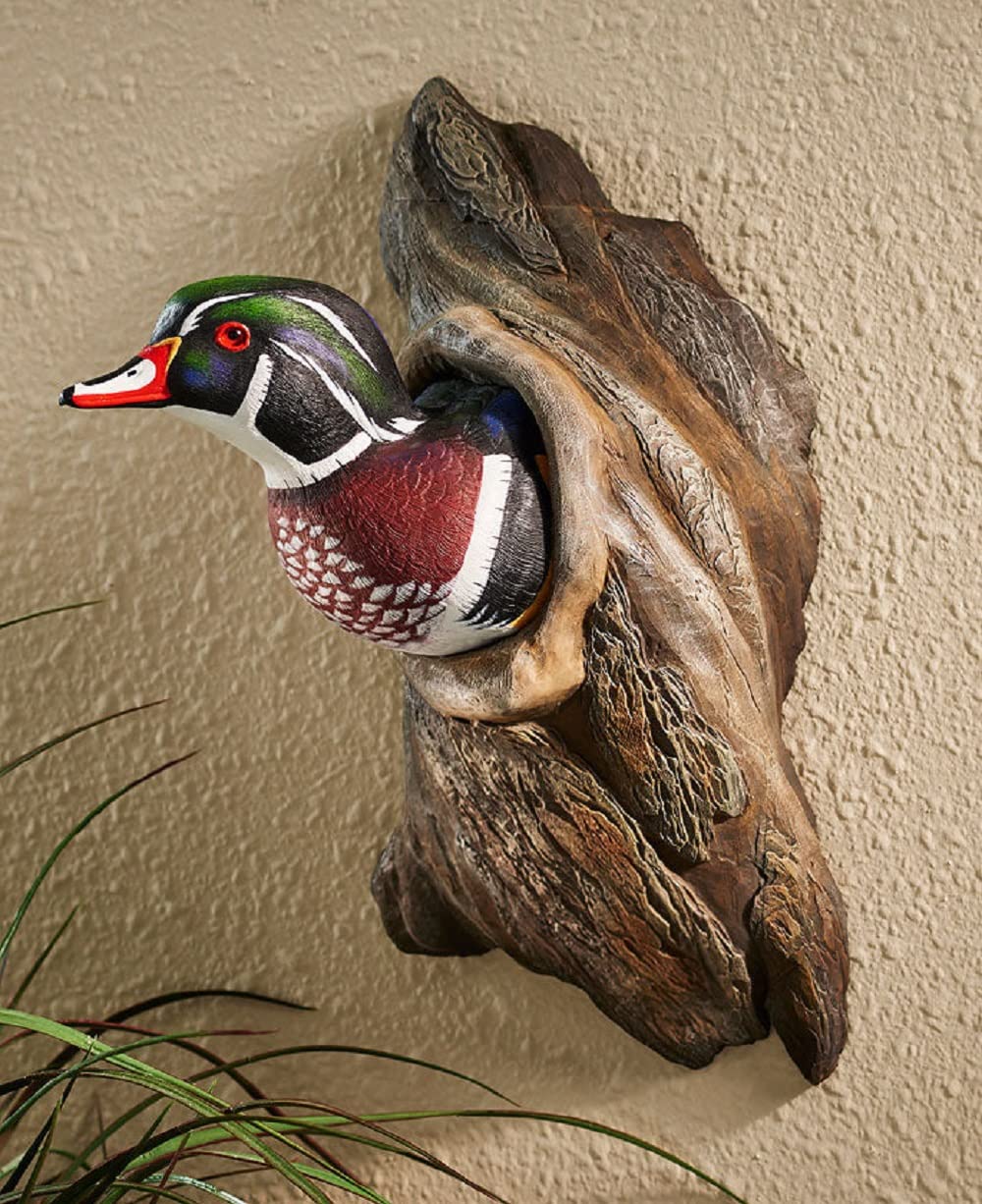 木製Duck inツリー壁Sculpture by Phil Galatas