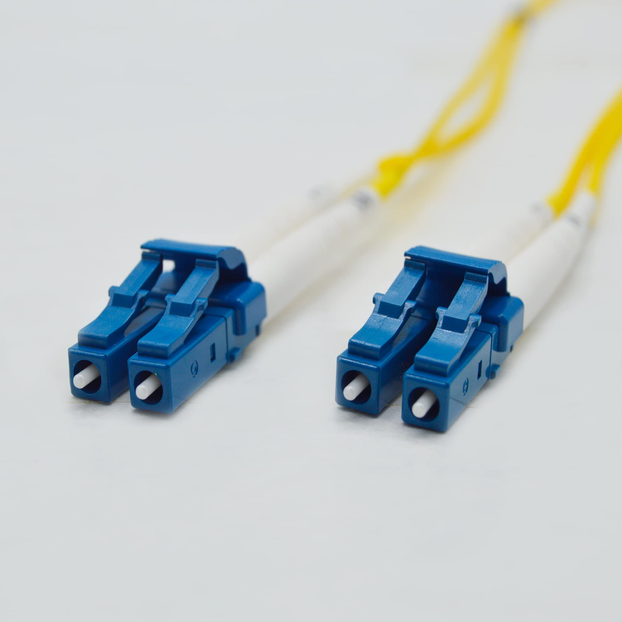 FiberCablesDirect 24パック 2M OS2 LC LC シングルモード ファイバーパッチケーブル 24パック 24パック 2口 9/125 LC - LC シングルモード ジャンパーコード 2メートル (6.5フィート) | パックオプション:2、4、6、10、12、24 | PVCパッチコード lc-lc