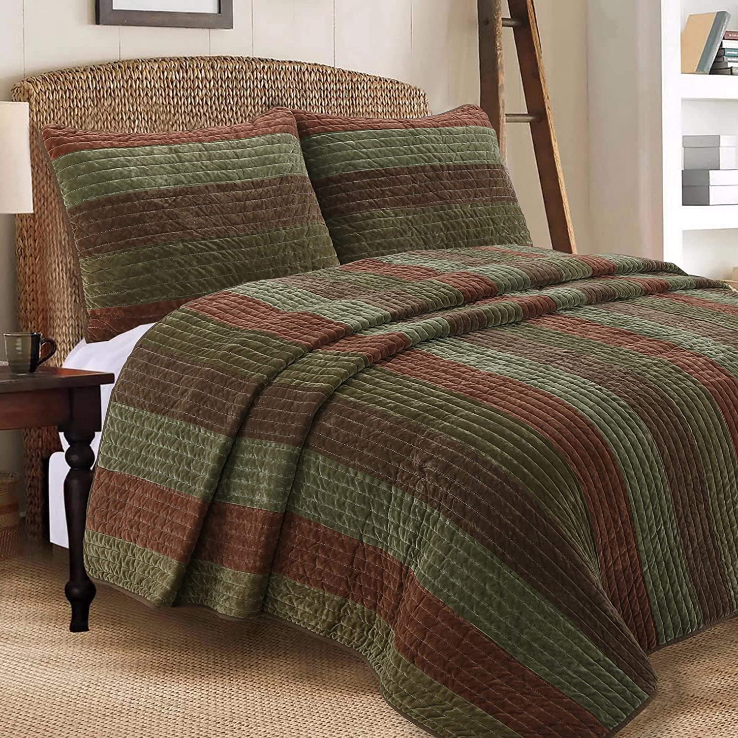 Cozy Line Home Fashions Rhett ダークブラウン セージグリーン 太字 ストライプ ベルベット リバーシブル キルト 寝具セット ベッドスプレッドセット (ブラウン/セージ クイーン 3ピース)|global研究所