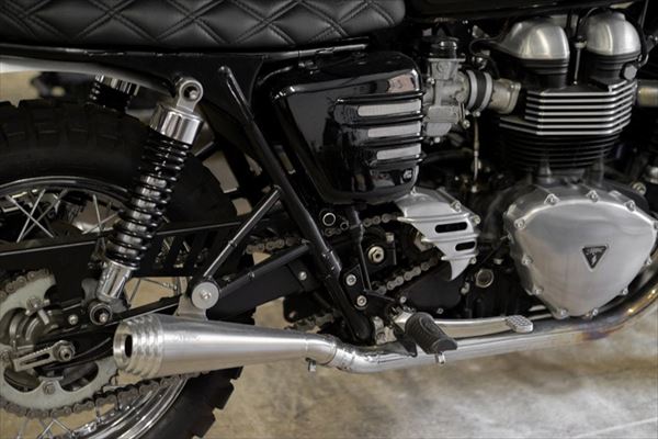 モートーン 【4550255838577】 MTE174 スリップオンマフラー SATURN V ステンレス／アルミ ブラッシュ Bonneville T100 （02-15）