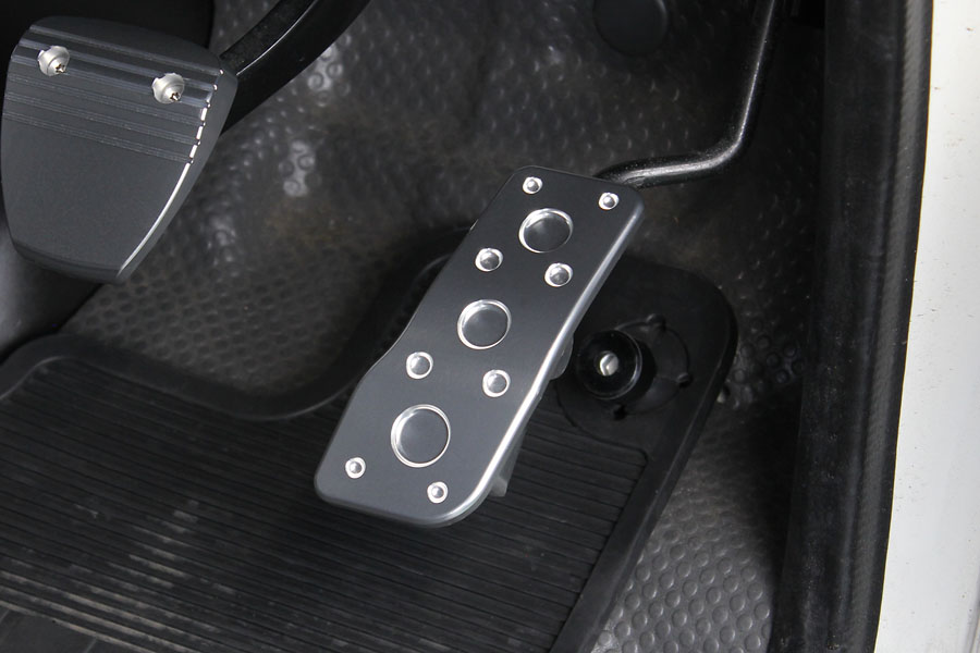 楽天市場】インテリアビレットペダル ハイエース 200系 1型 2型 3型 4