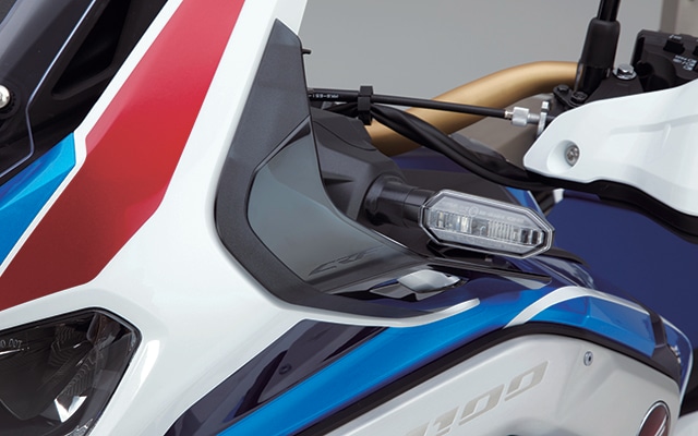 【Honda (ホンダ)】 20年モデル　CRF1100L Africa Twin（アフリカツイン）（SD10）専用　バイザー　走行風軽減 08R78-MKS-E00