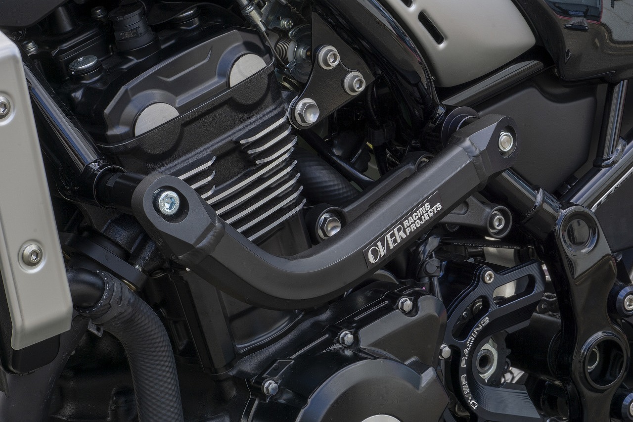 【4539770121814】 OVER サブフレームキット SLV（シルバー） Z900RS 21- オーヴァーレーシング