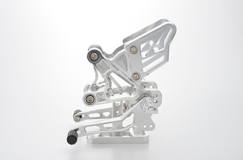 r's gear アールズギア Z900RSライディングステップ クリアシルバー ZX-25R・ZX-4R
