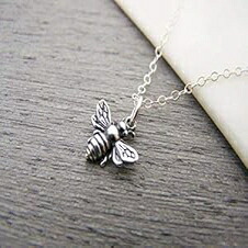 3D バンブルビー タイニー スターリング シルバー ミツバチ ネックレス CY Design Studio 3D Bumblebee Tiny Sterling Silver Bee Necklace|Glomarket
