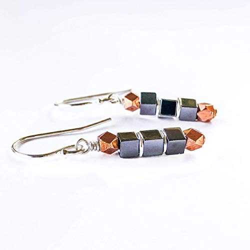 スターリングシルバーの小さなキューブ幾何学イヤリング Simple Graces Jewelry Small Cube Geometric Earrings with Sterling Silver