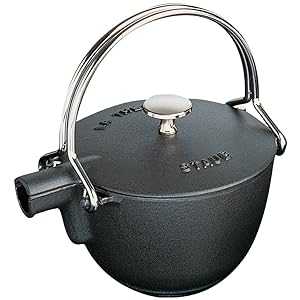 Staub Cast Iron 1-クオート Round Tea Kettle - Matte Black, Made インチ France