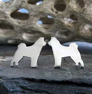 秋田犬スタッドピアスポリッシュスターリングシルバーハンドメイド米国 Poseidon\'s Booty Akita Dog Stud Earrings Polished Sterling Silver Handmade in USA