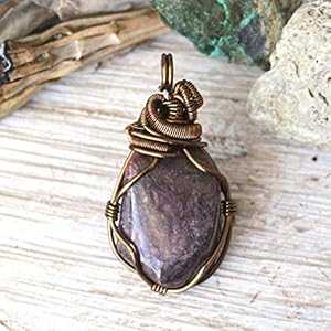 天然生ルビー ネックレス - アンティーク ブロンズ - 24 インチ クリスタル ペンダント - 7 月の誕生石 Designs by Nature Gems Natural Raw Ruby Necklace - Antique Bronze - 24 Inch Crystal Pendant - July Birthstone